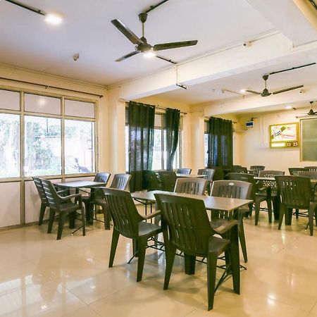 Spot On 67211 Hotel Gokul Daman Extérieur photo