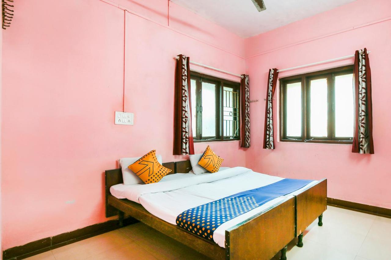 Spot On 67211 Hotel Gokul Daman Extérieur photo