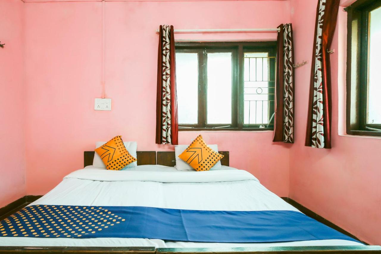 Spot On 67211 Hotel Gokul Daman Extérieur photo