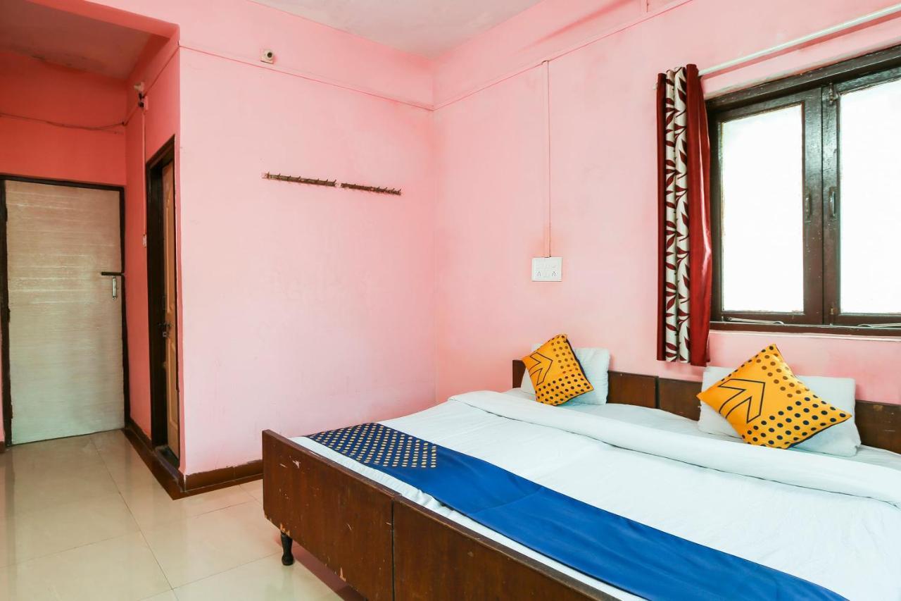 Spot On 67211 Hotel Gokul Daman Extérieur photo