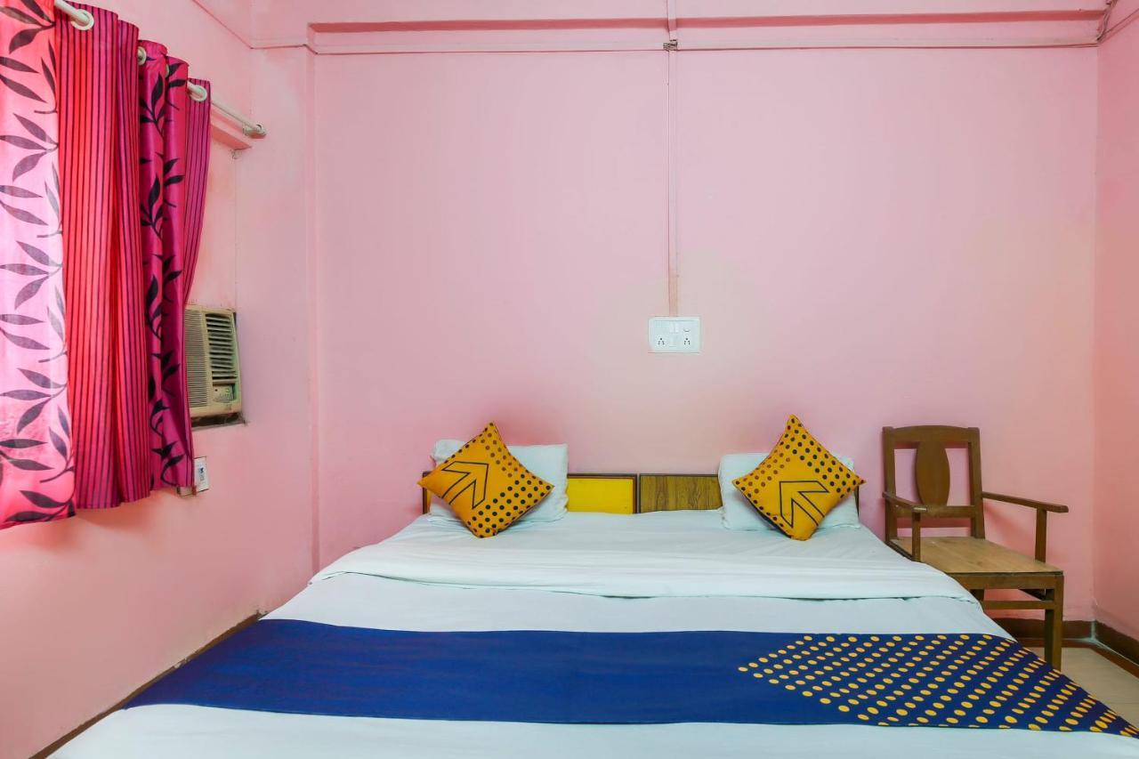 Spot On 67211 Hotel Gokul Daman Extérieur photo