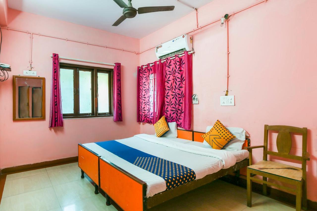 Spot On 67211 Hotel Gokul Daman Extérieur photo